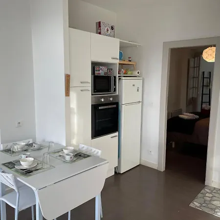 T1 40 M2. Lit Queen Size Apartment *